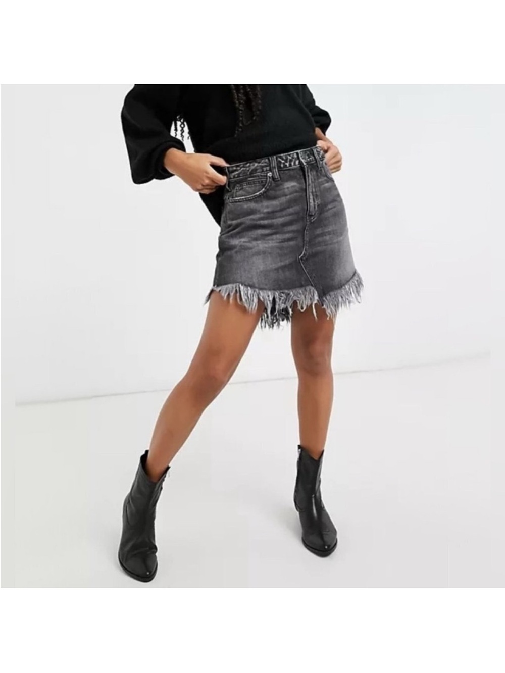 FREE PEOPLE We The Free Washed Black Frayed-Hem Denim Mini Skirt